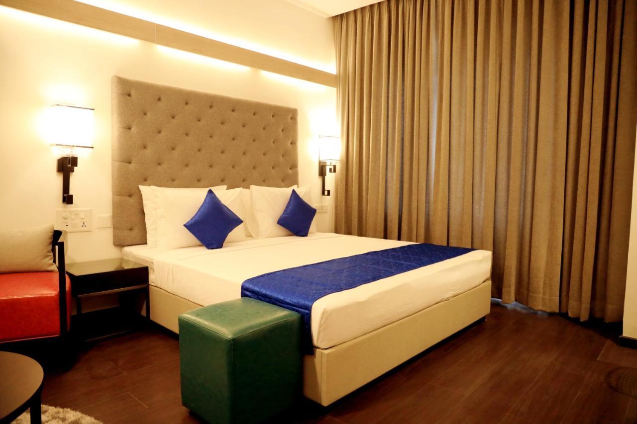Hotel Deccan Serai Grande, Gachibowli, Hyderabad Exterior photo